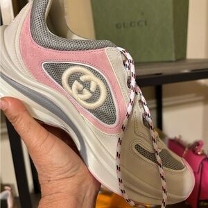 Gucci Women's Pink and White Sneakers